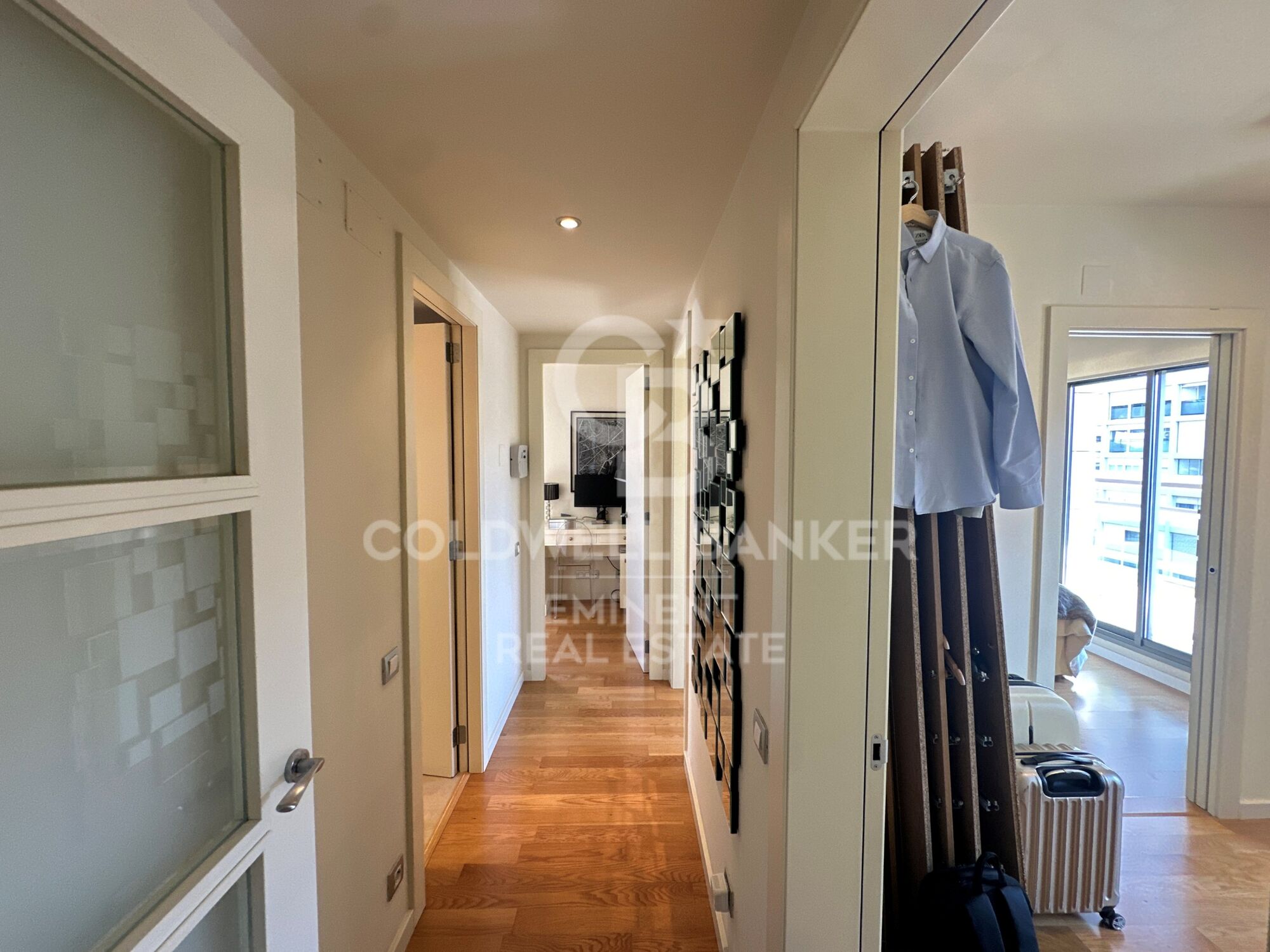 Exclusivo ático reformado con gran terraza y vistas panorámicas en Barcelona