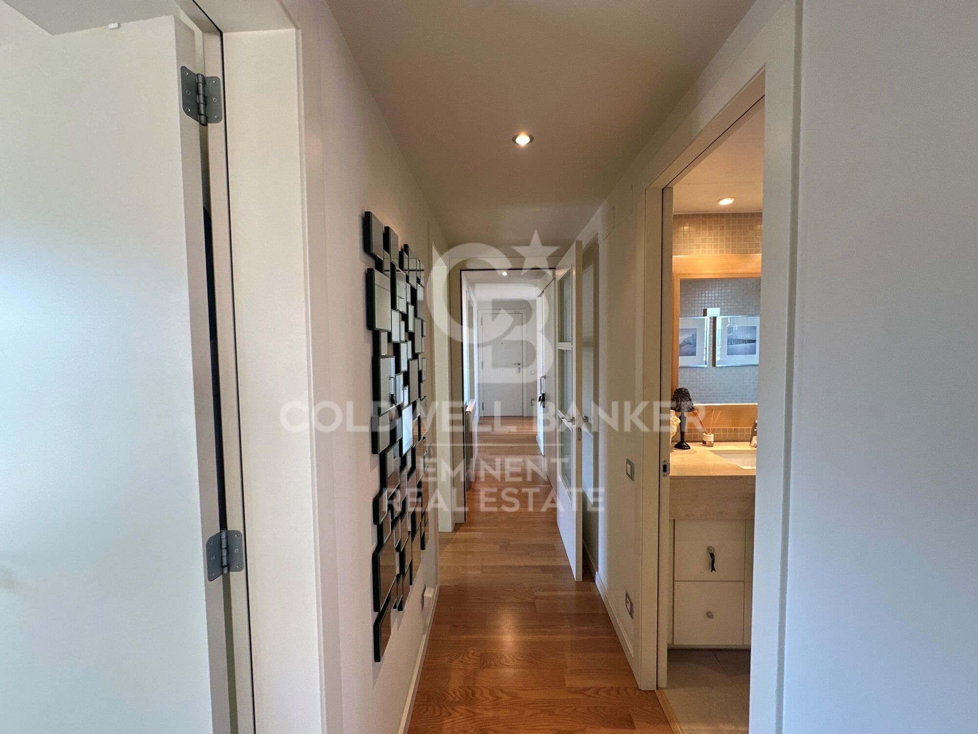 Exklusives, renoviertes Penthouse mit großer Terrasse und Panoramablick in Barcelona