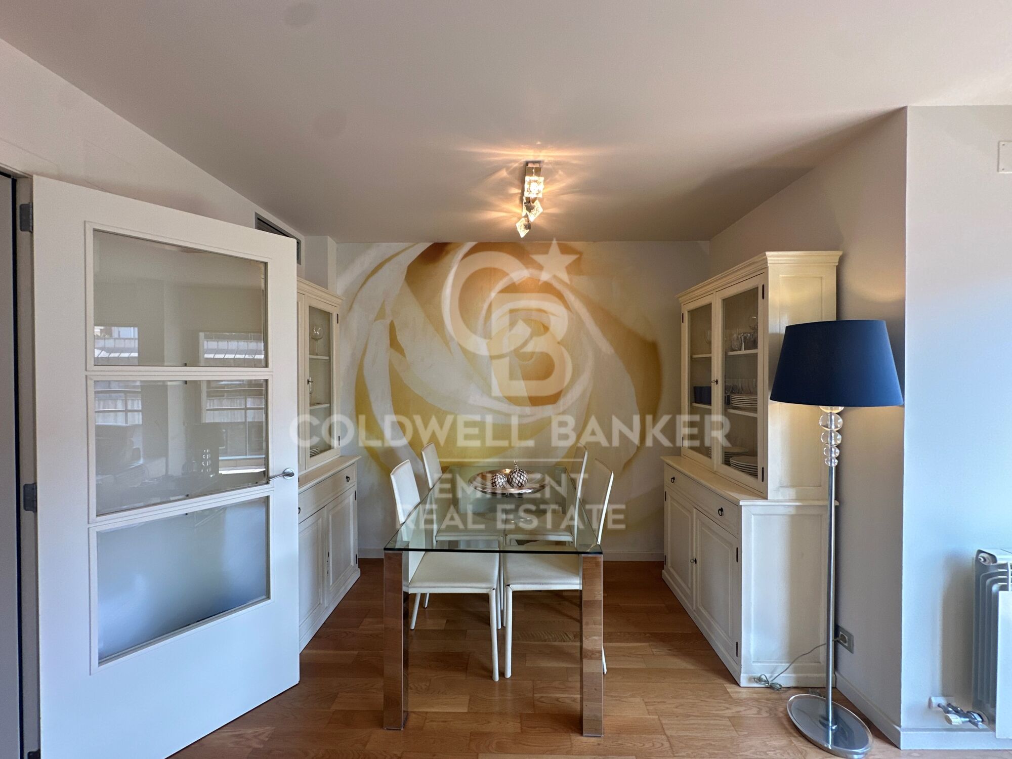 Exclusive renovated penthouse with large terrace and panoramic views in Barcelona