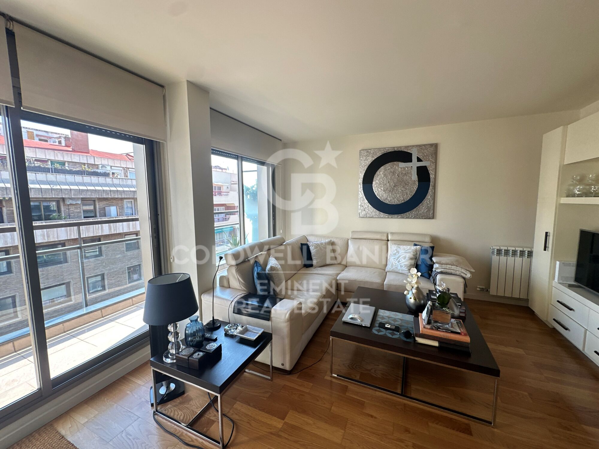 Exclusivo ático reformado con gran terraza y vistas panorámicas en Barcelona