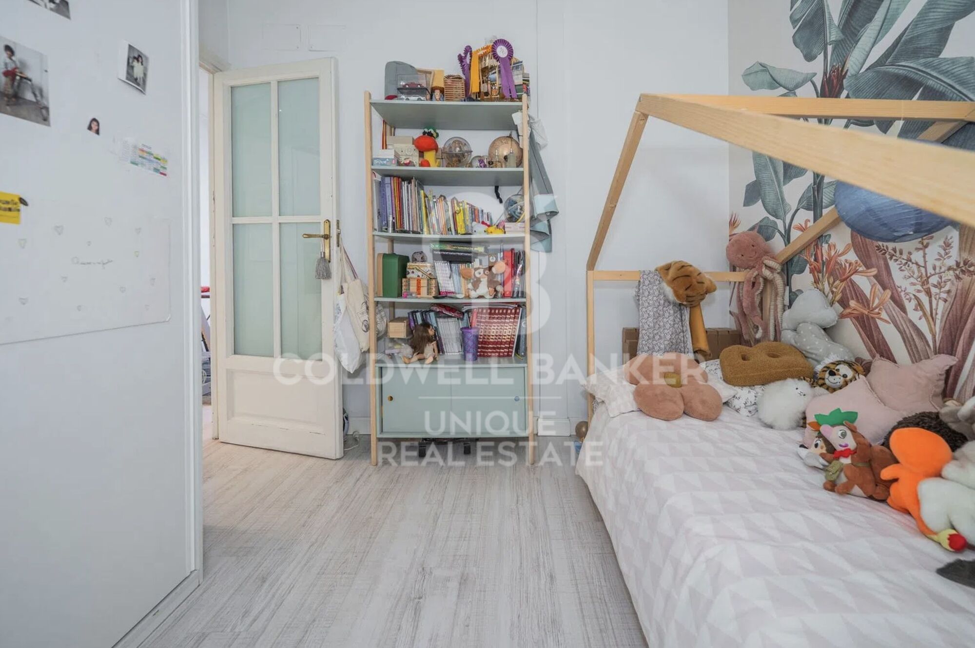 Piso exterior con 4 balcones en Castellana, Madrid
