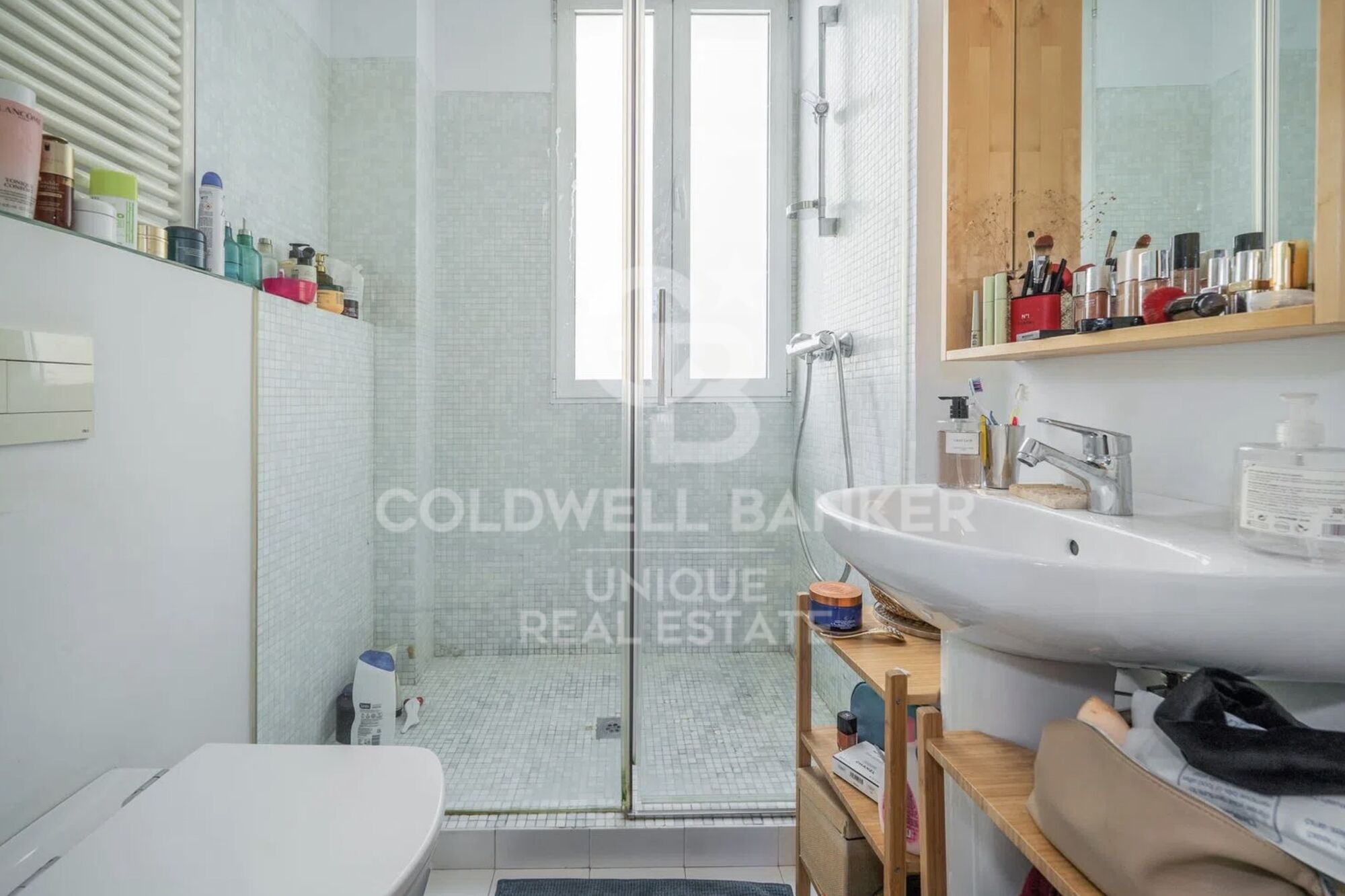 Piso exterior con 4 balcones en Castellana, Madrid