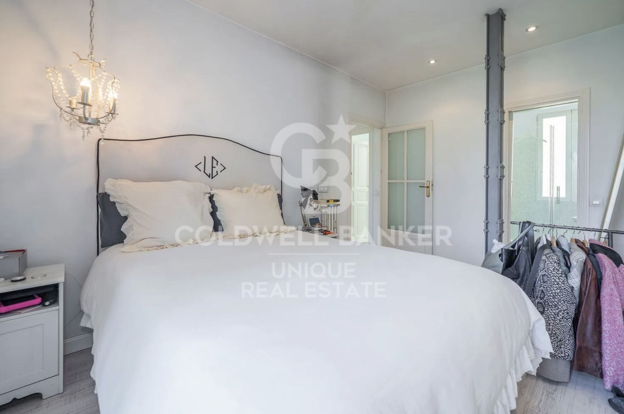 Piso exterior con 4 balcones en Castellana, Madrid