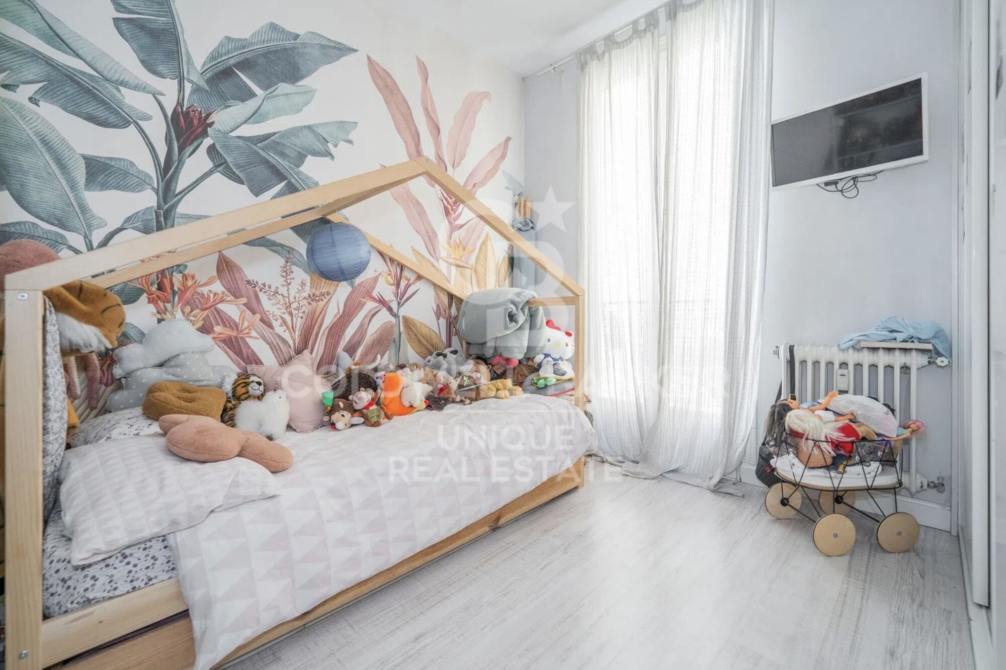 Piso exterior con 4 balcones en Castellana, Madrid