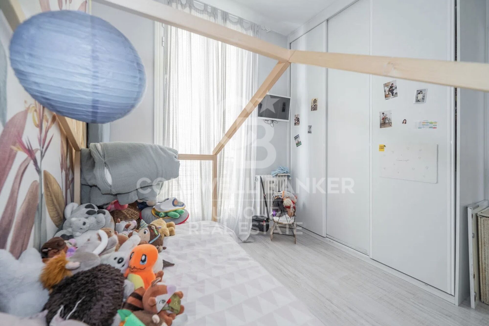Piso exterior con 4 balcones en Castellana, Madrid