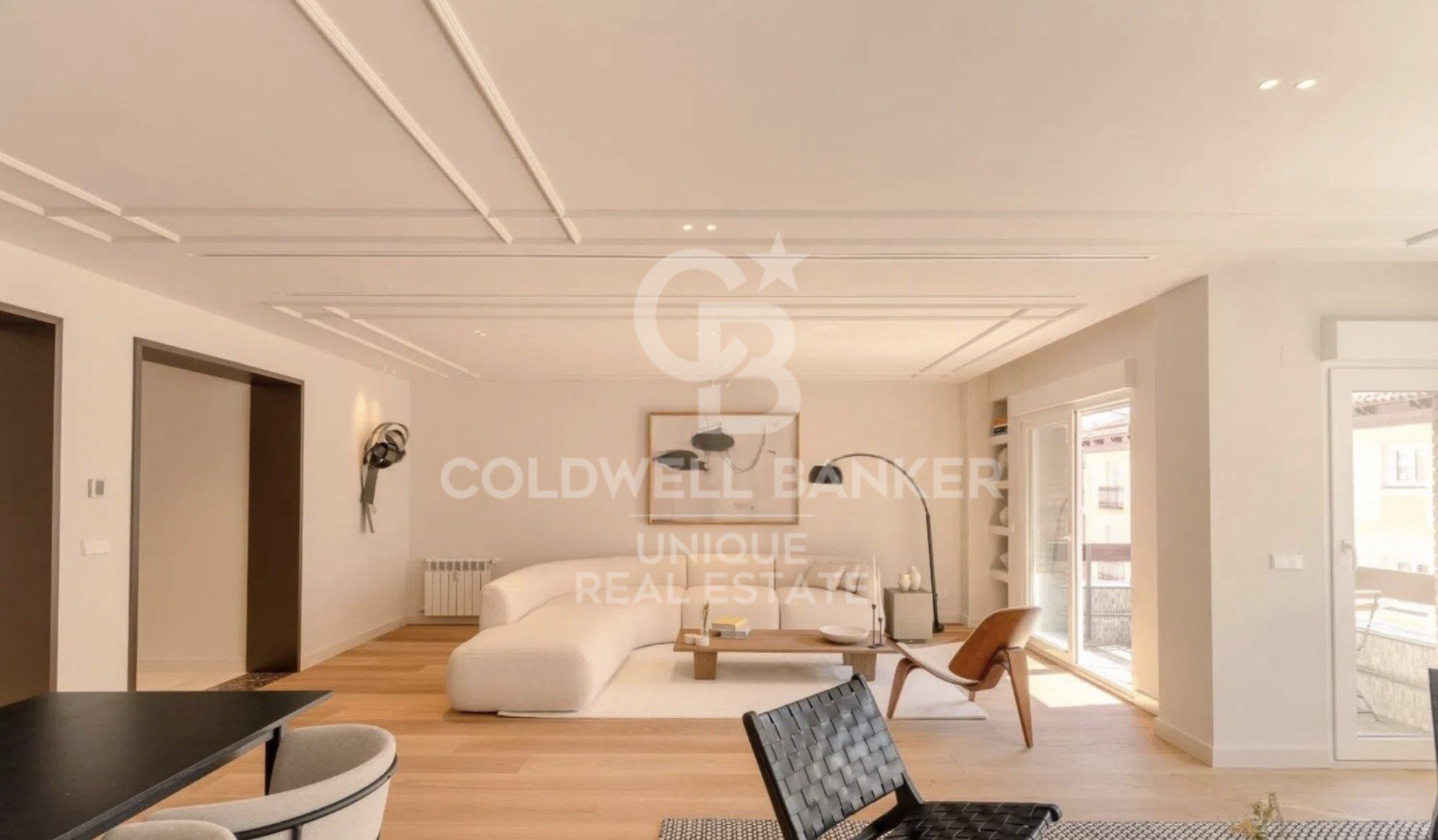 Renovated exterior flat with terrace, garage and storage room in Recoletos, Madrid