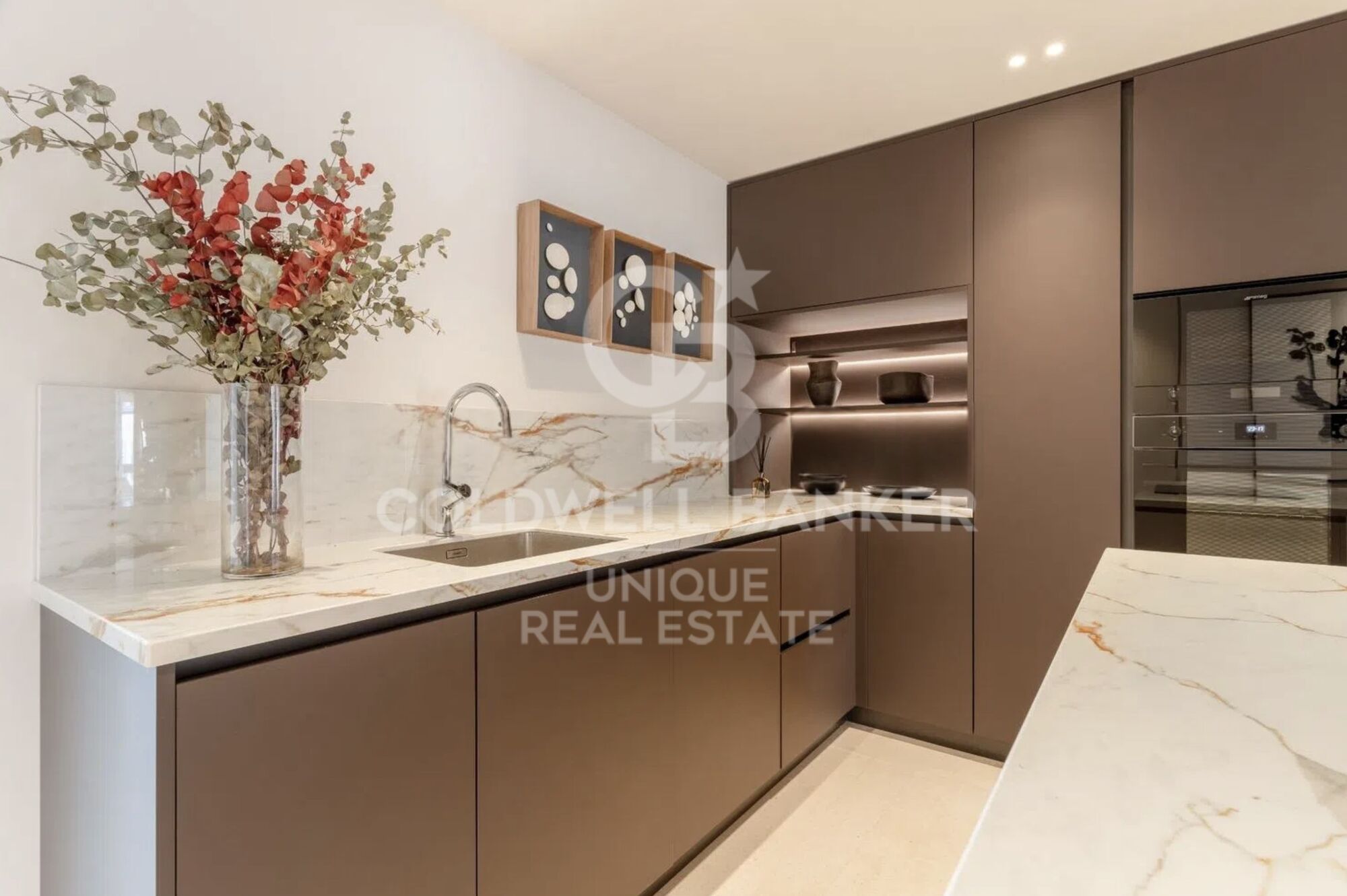 Renovierte Außenwohnung mit Terrasse, Garage und Abstellraum in Recoletos, Madrid