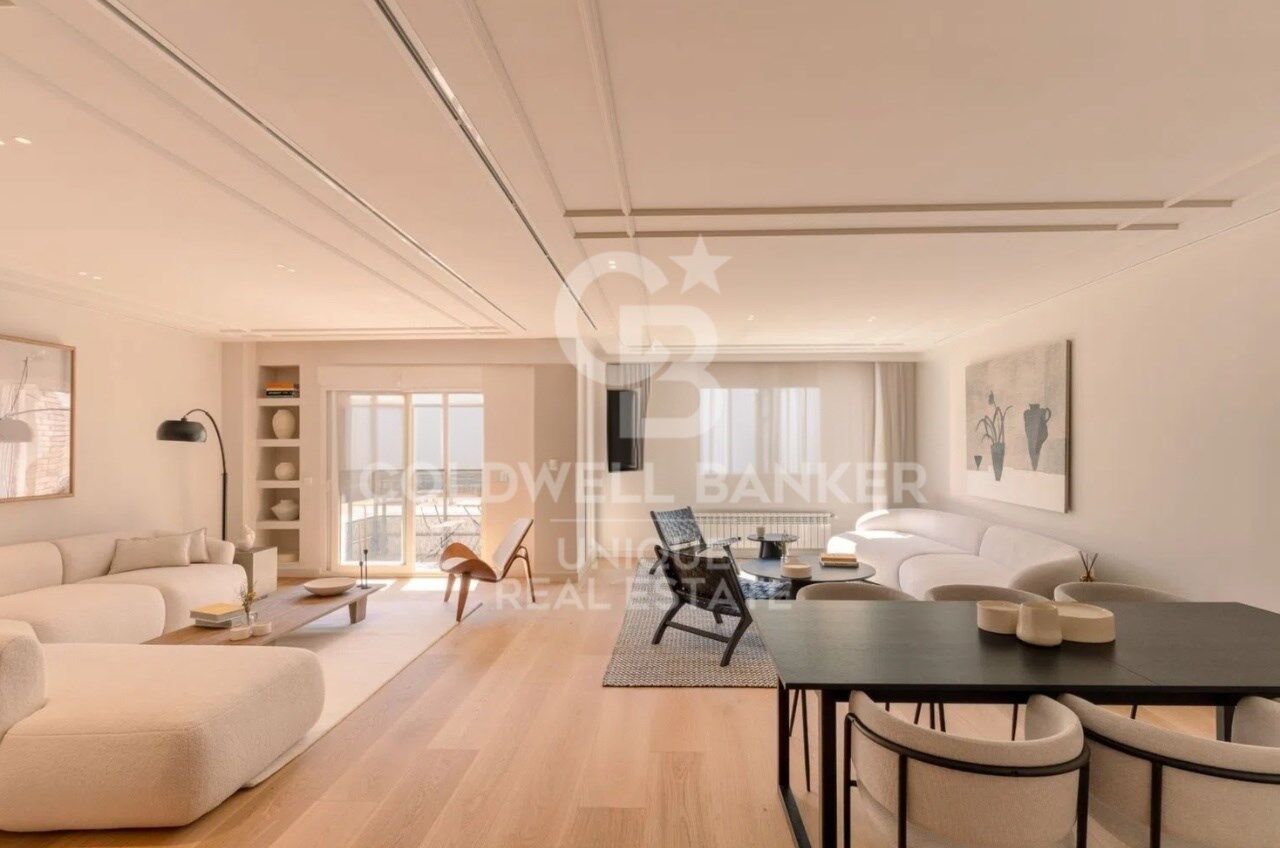 Renovierte Außenwohnung mit Terrasse, Garage und Abstellraum in Recoletos, Madrid