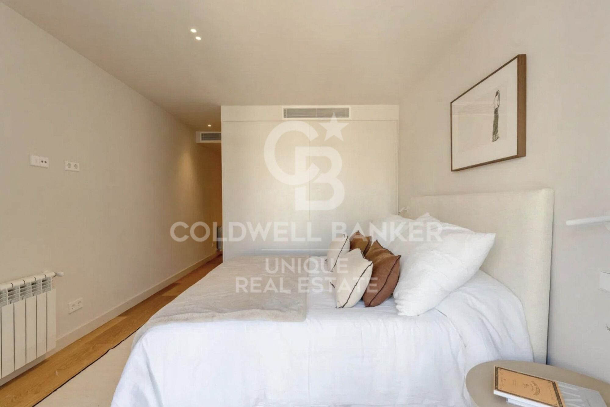 Renovated exterior flat with terrace, garage and storage room in Recoletos, Madrid