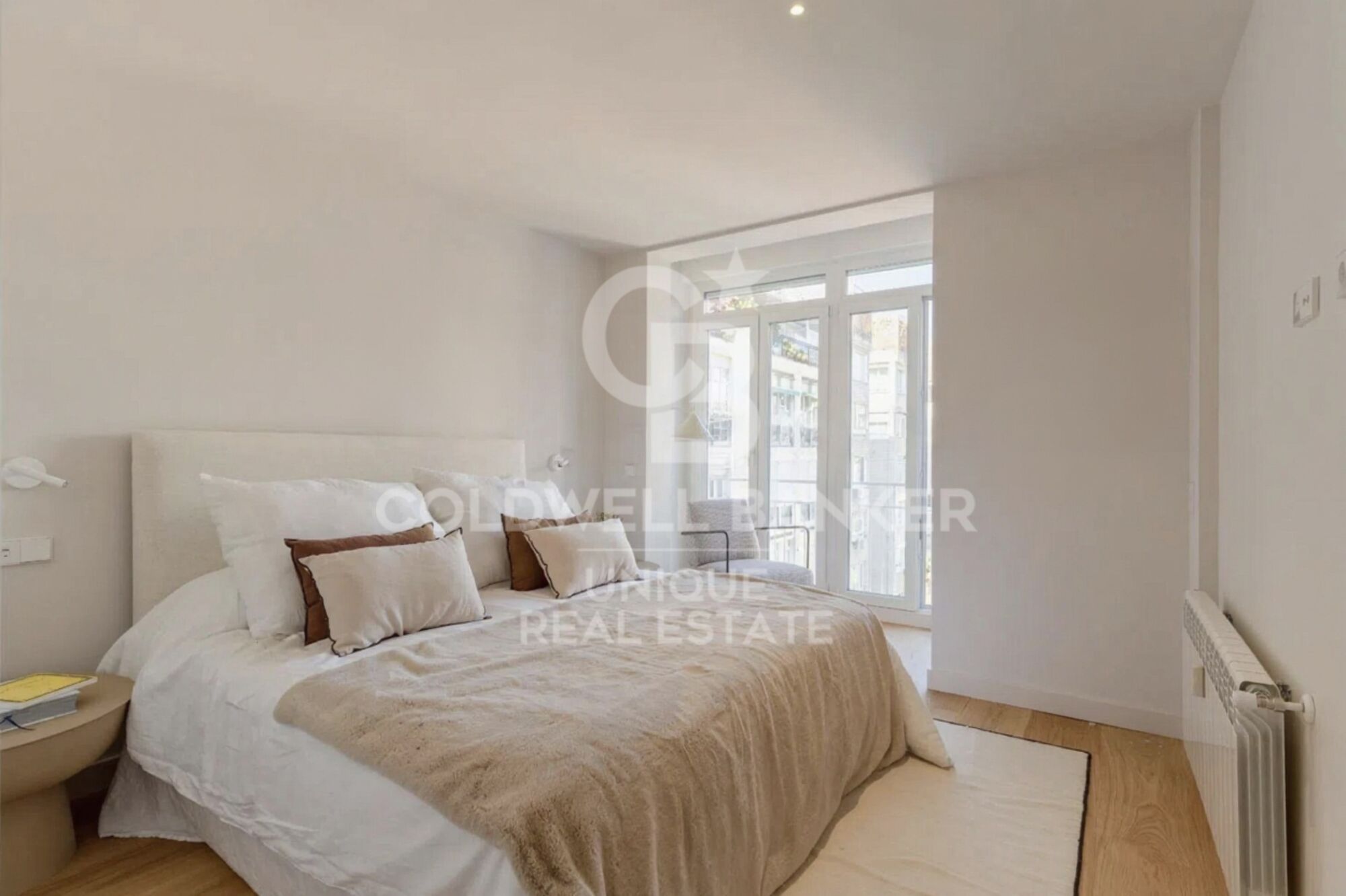 Appartement extérieur rénové avec terrasse, garage et débarras à Recoletos, Madrid
