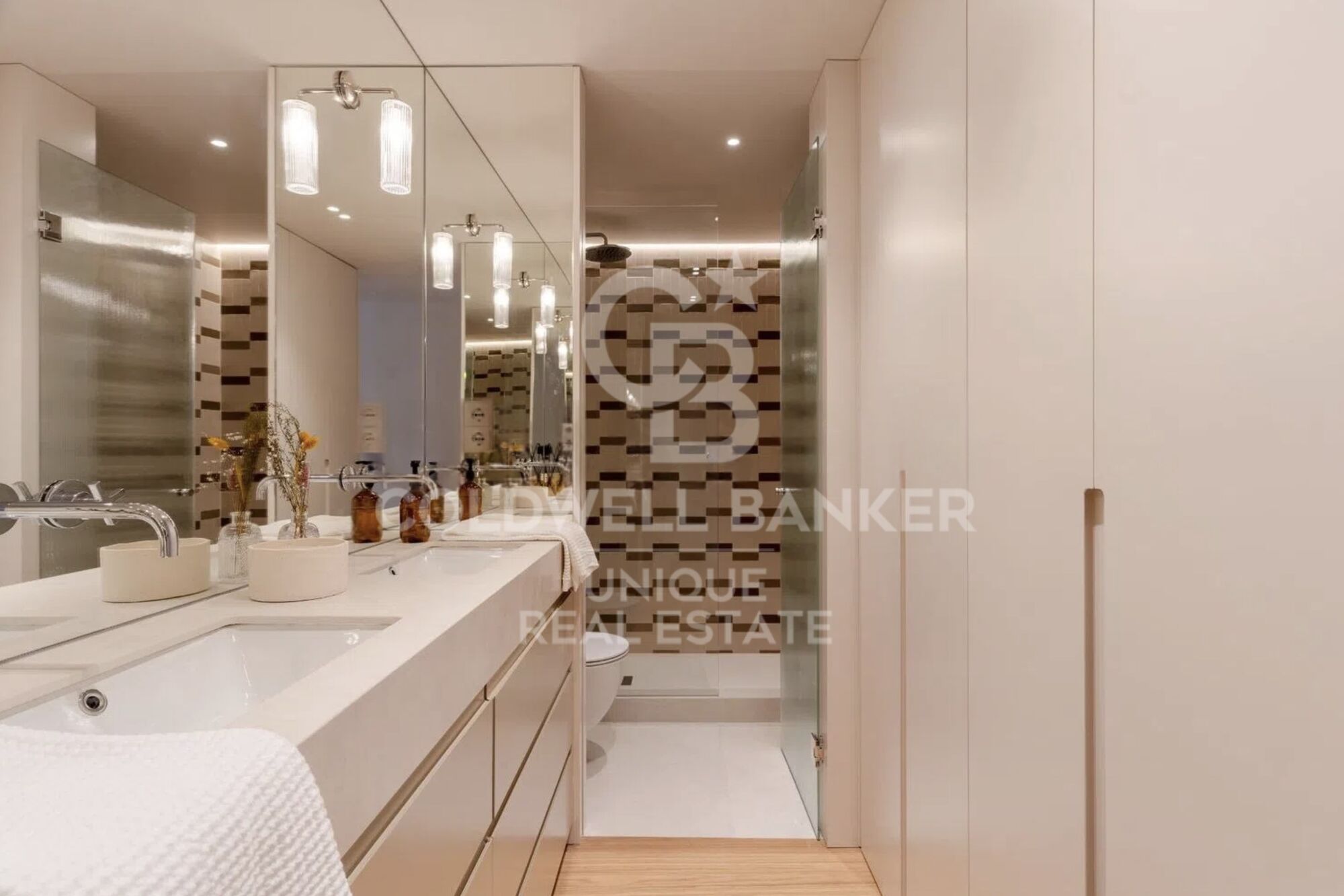 Appartement extérieur rénové avec terrasse, garage et débarras à Recoletos, Madrid