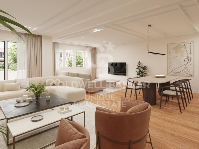 Renovated exterior flat with terrace, garage and storage room in Recoletos, Madrid
