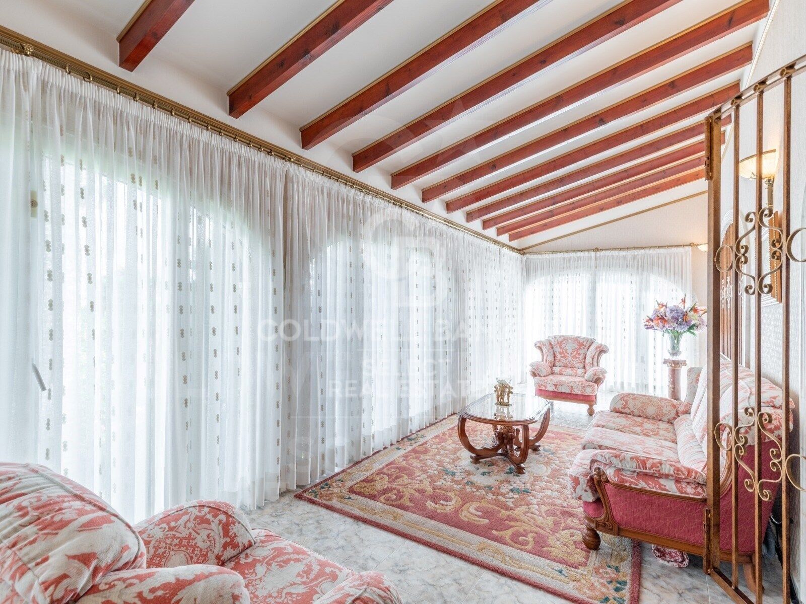 Elegante Villa mit Garten