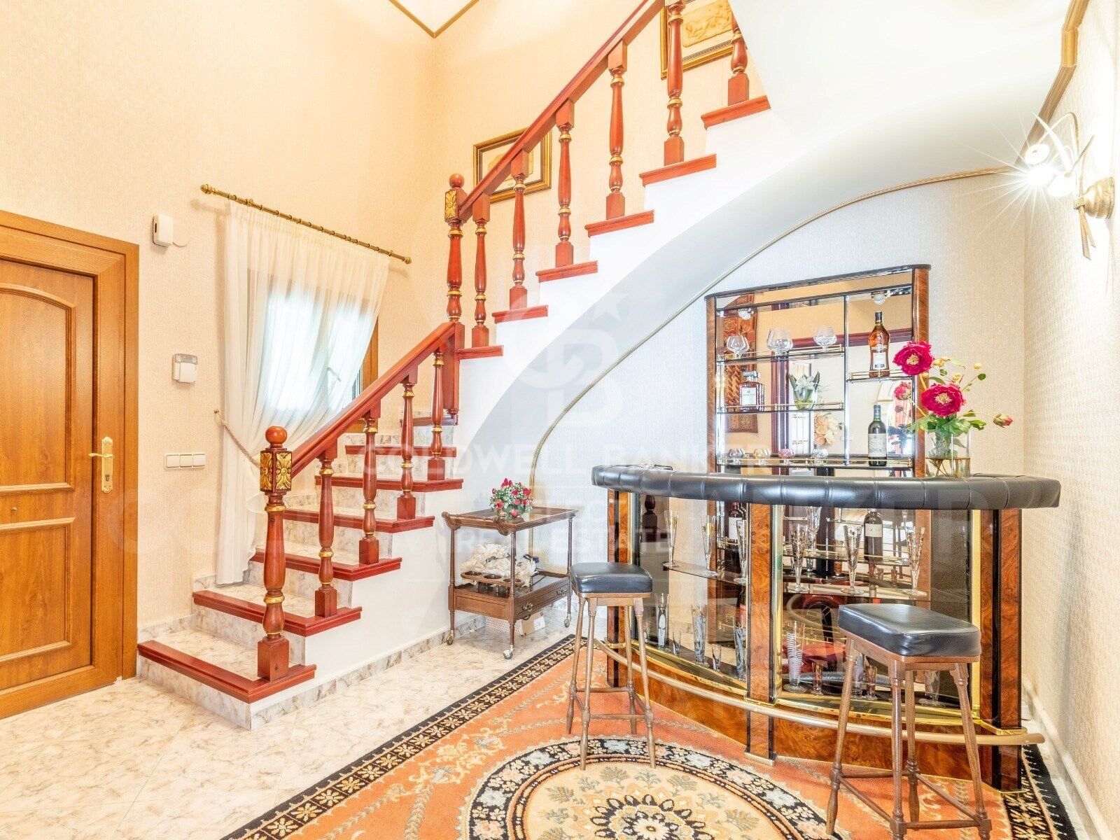 Elegante Villa con jardín
