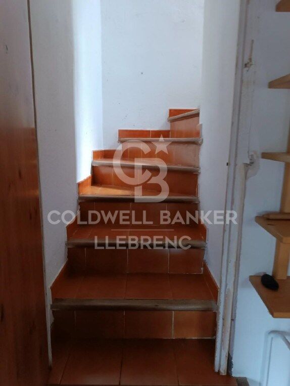 Casa con terreno, 2 fincas, alquilada en venta en Vallvidrera