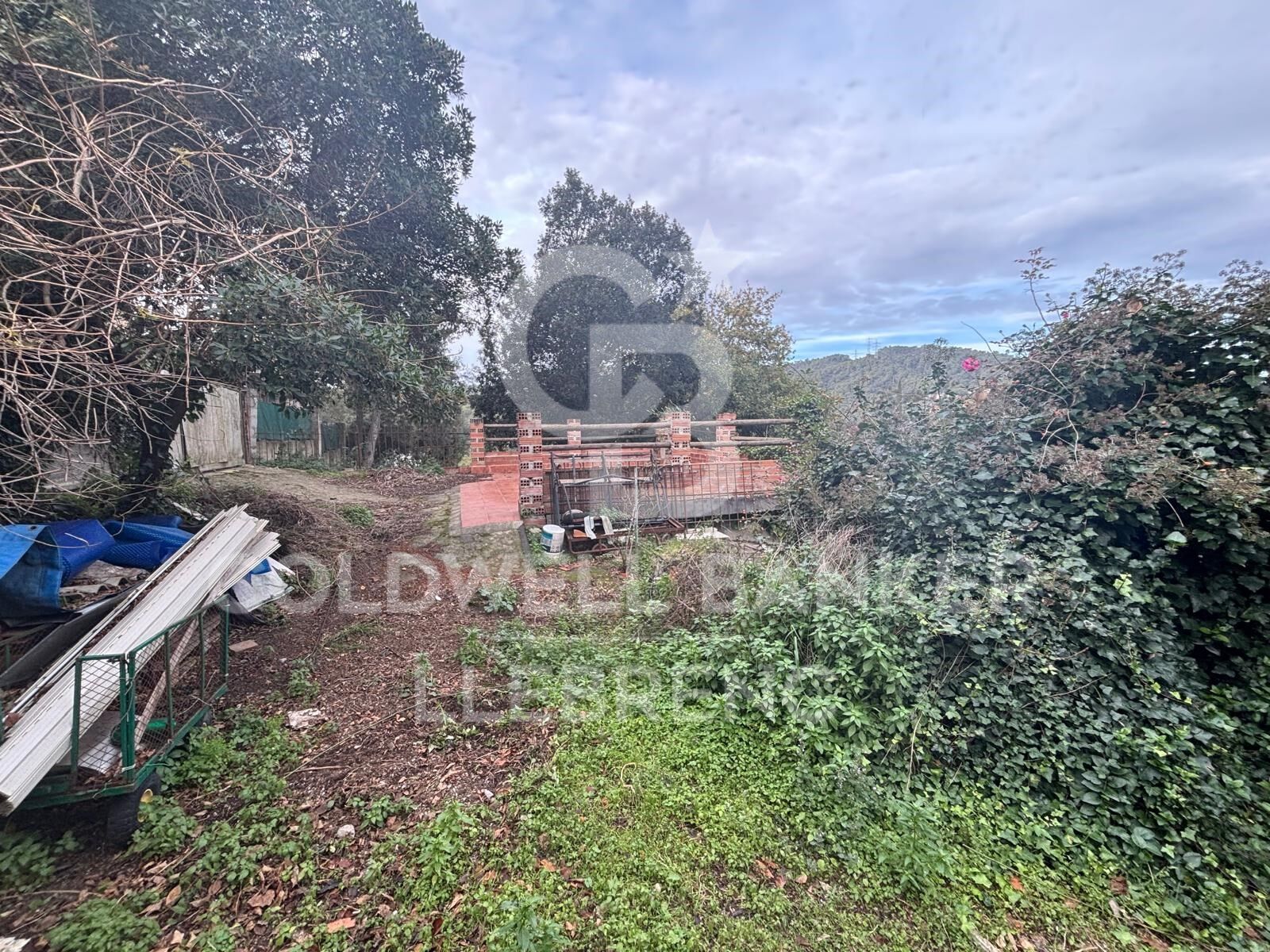 House with land, 2 fincas, rented for sale in Vallvidrera
