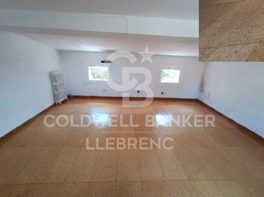 Casa con terreno, 2 fincas, alquilada en venta en Vallvidrera
