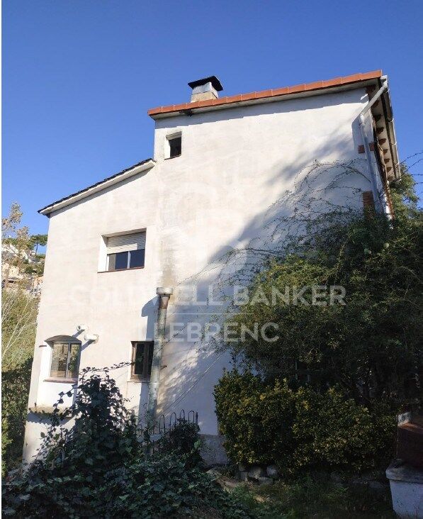 Maison avec terrain, 2 fincas, louée à la vente à Vallvidrera
