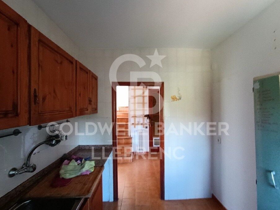 House with land, 2 fincas, rented for sale in Vallvidrera