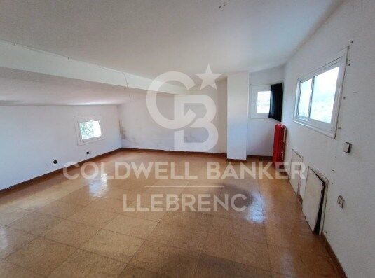 House with land, 2 fincas, rented for sale in Vallvidrera