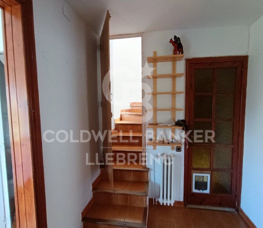 Maison avec terrain, 2 fincas, louée à la vente à Vallvidrera