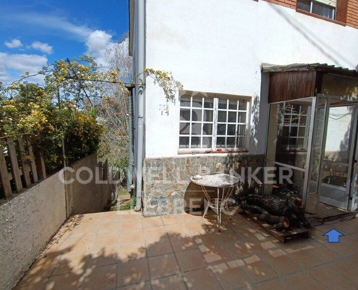 House with land, 2 fincas, rented for sale in Vallvidrera