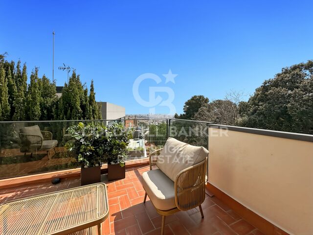 Elegante casa familiar con jardín y vistas en entorno natural