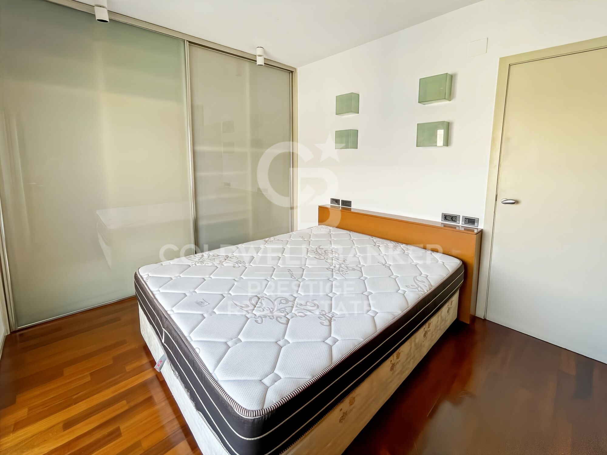 Luminoso piso exterior con vistas en Les Corts