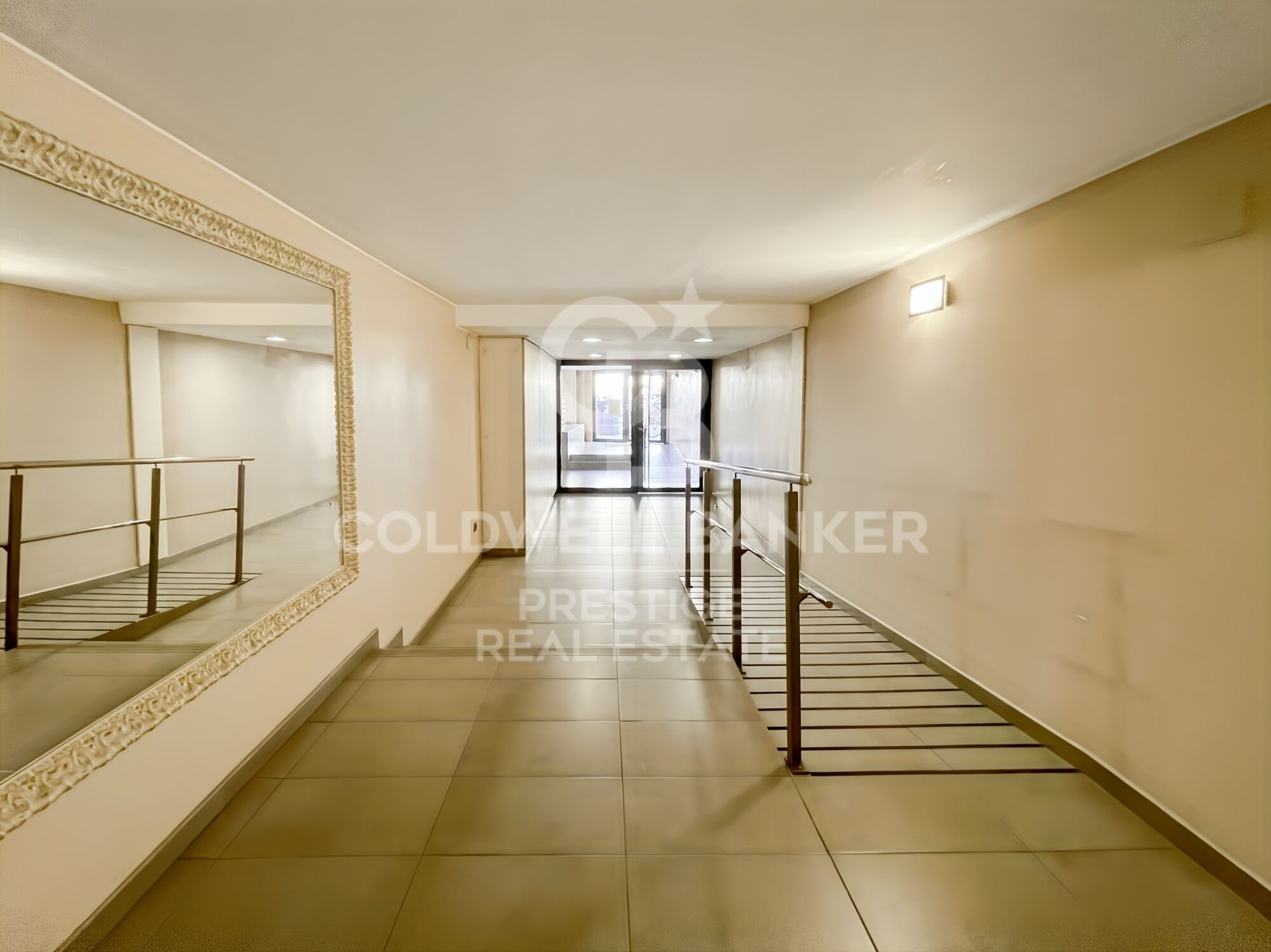 Helle Außenwohnung mit Aussicht in Les Corts