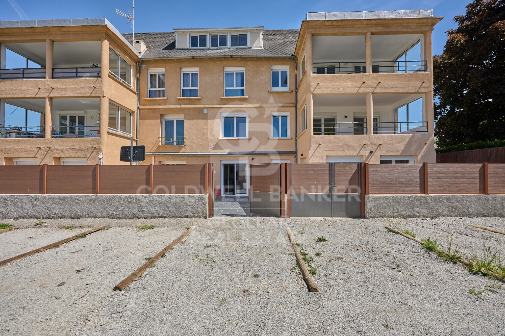 Apartment 4 Bedrooms Sale Osséja