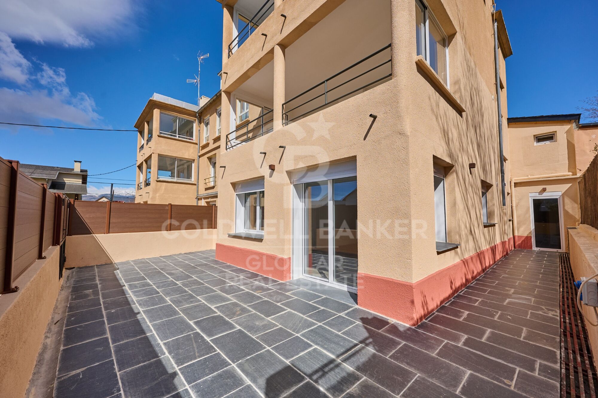Apartment 4 Bedrooms Sale Osséja