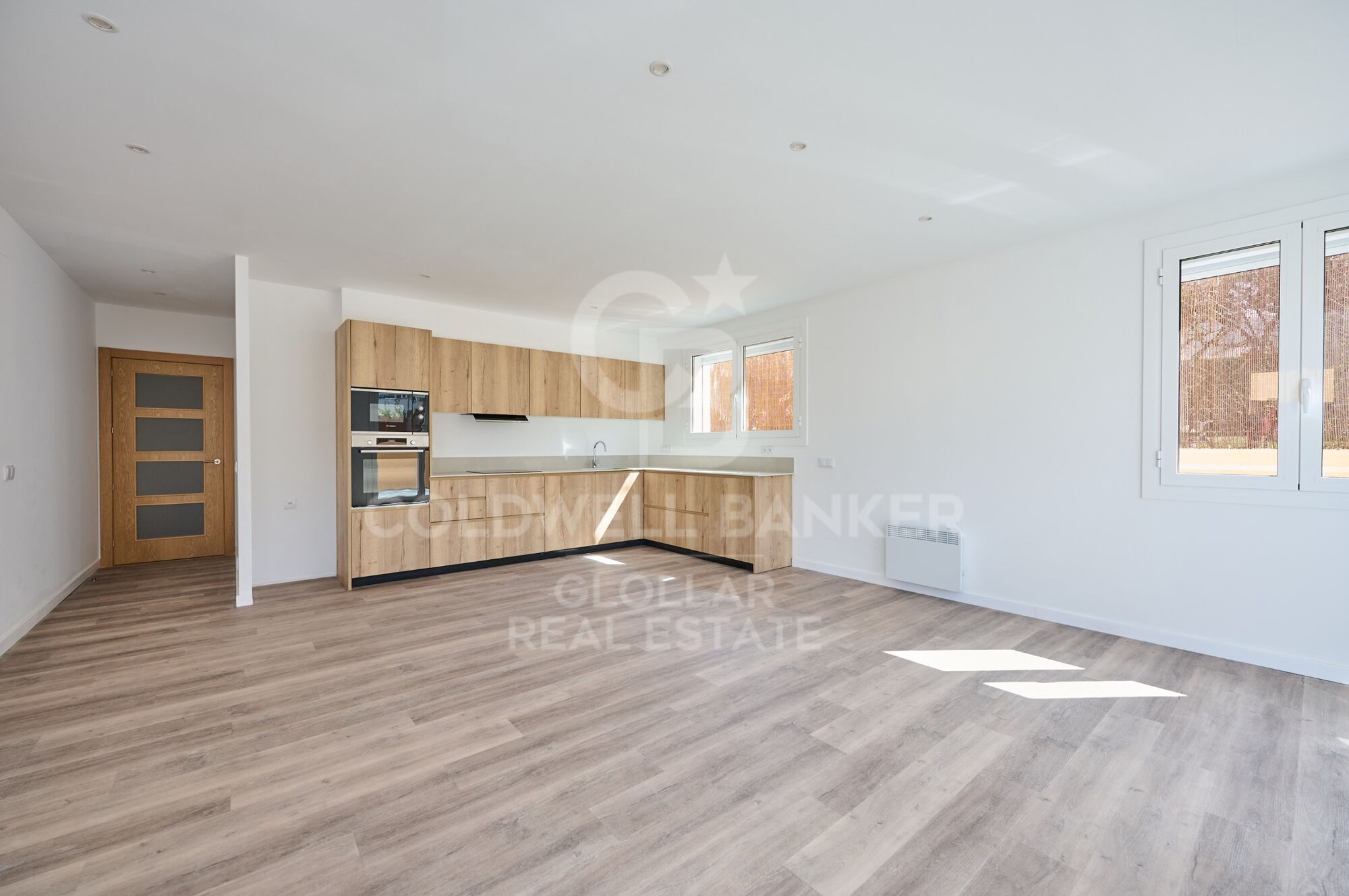 Apartment 4 Bedrooms Sale Osséja