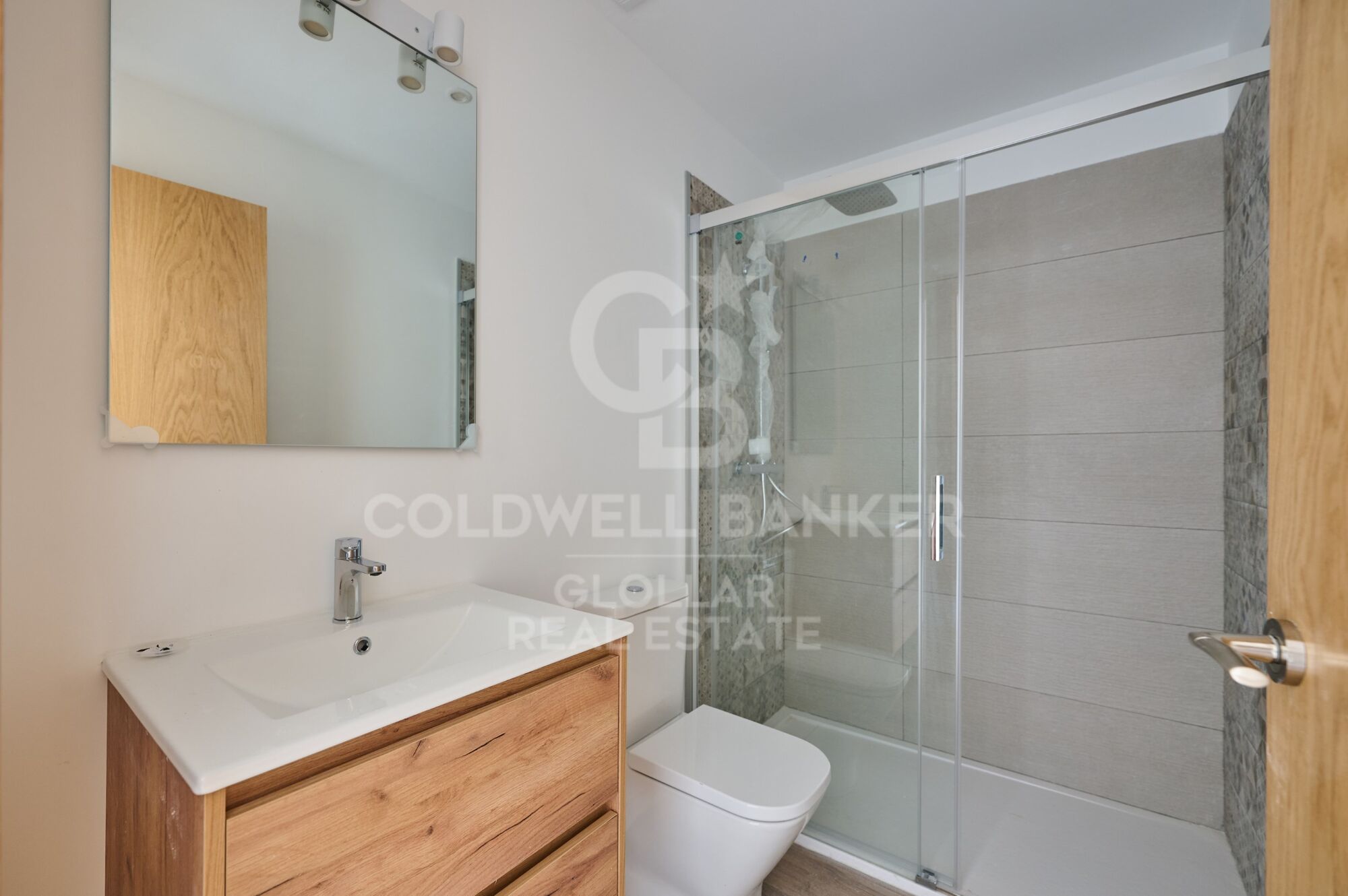 Apartment 4 Bedrooms Sale Osséja