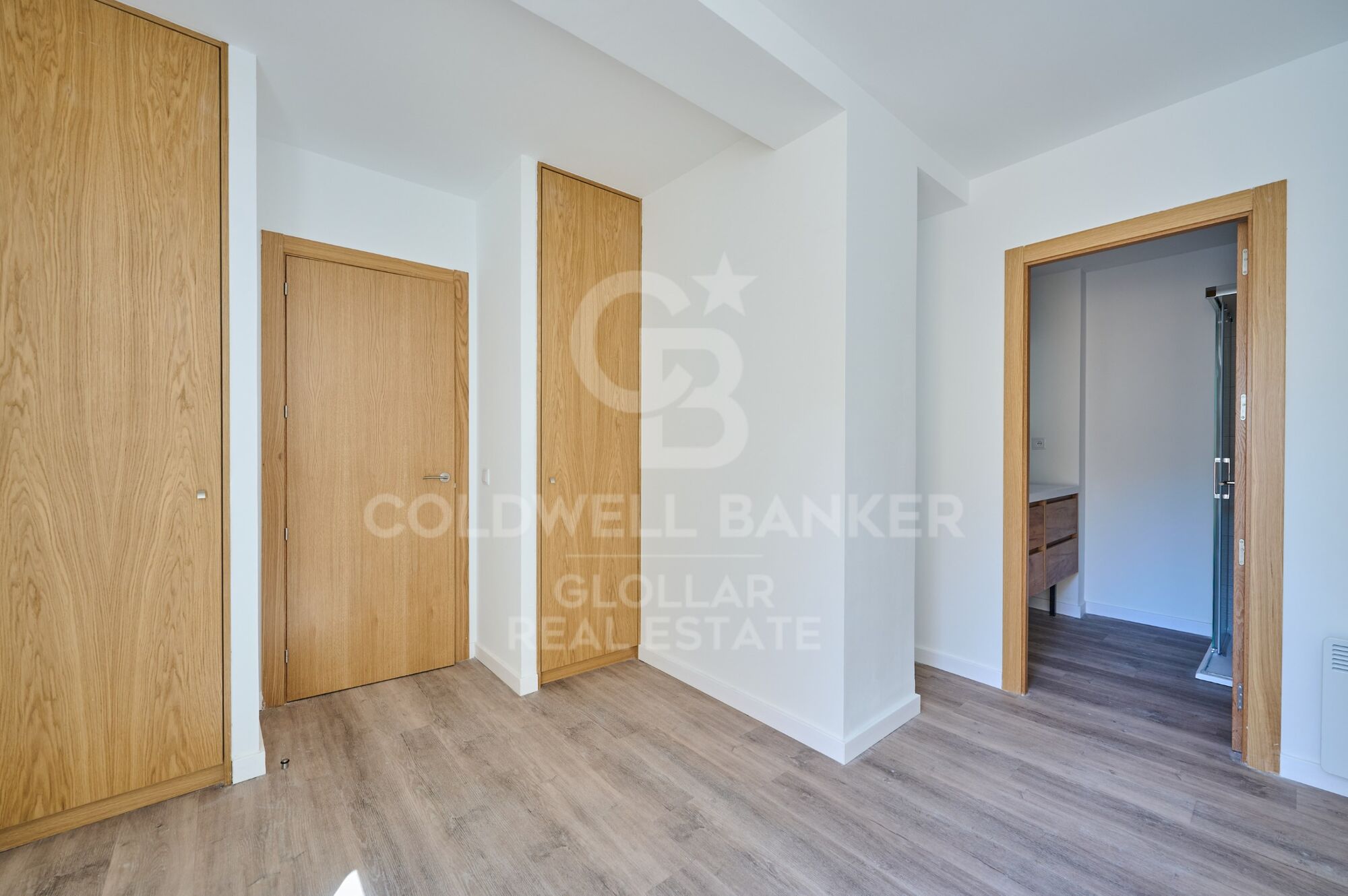 Apartment 4 Bedrooms Sale Osséja