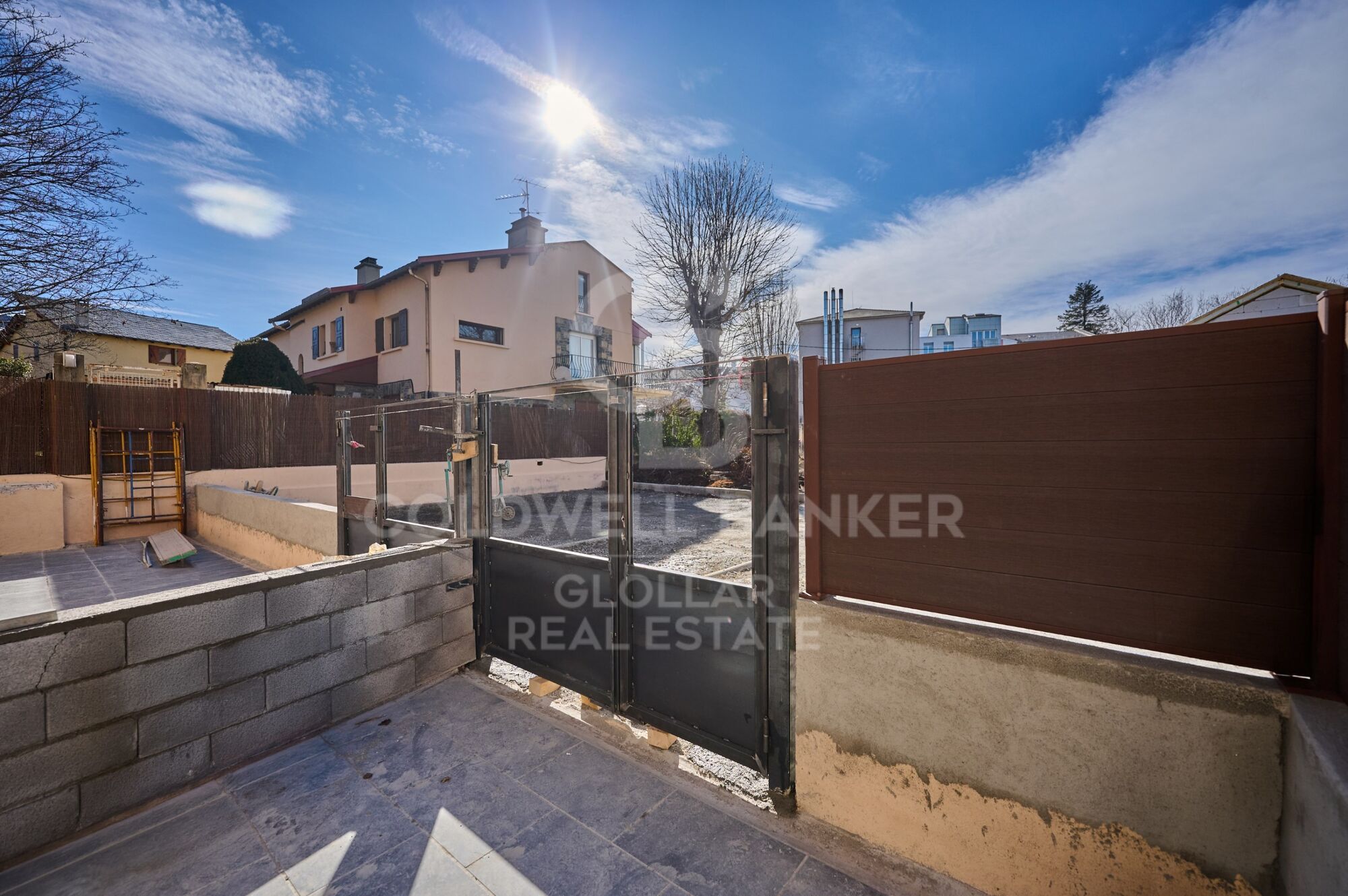 Planta baja reformada con terraza en Osséja