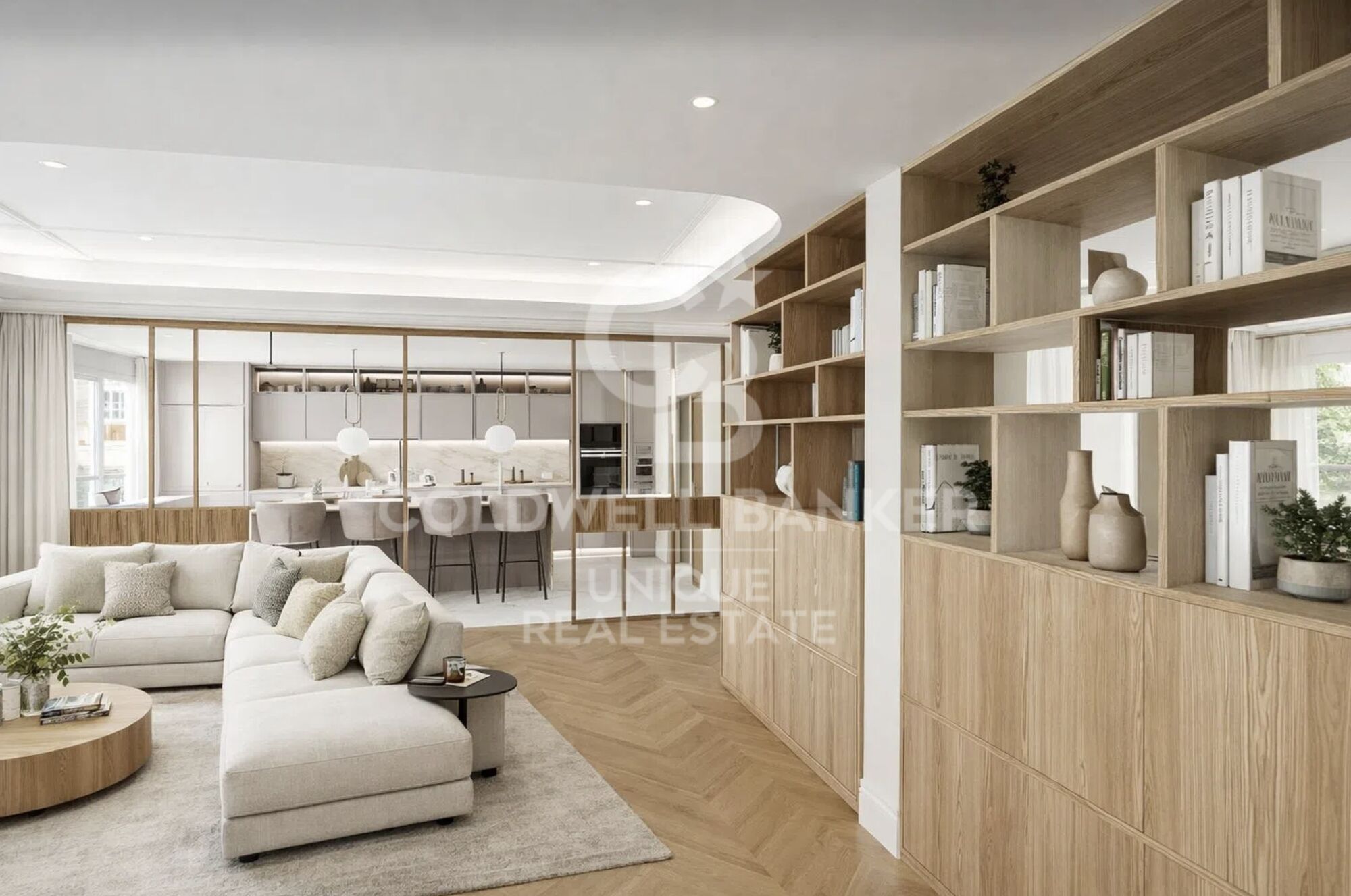 Renovated exterior flat with garage and storage room in Trafalgar, Madrid