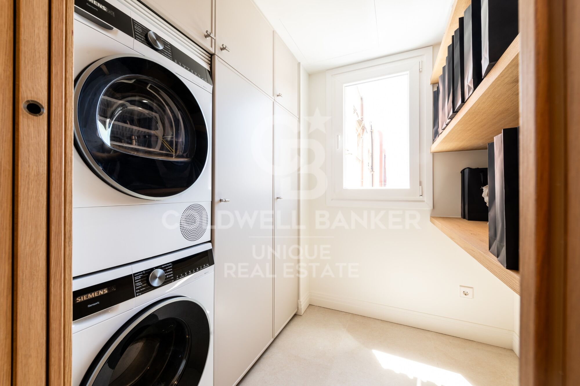 Renovierte Außenwohnung mit Garage und Abstellraum in Trafalgar, Madrid