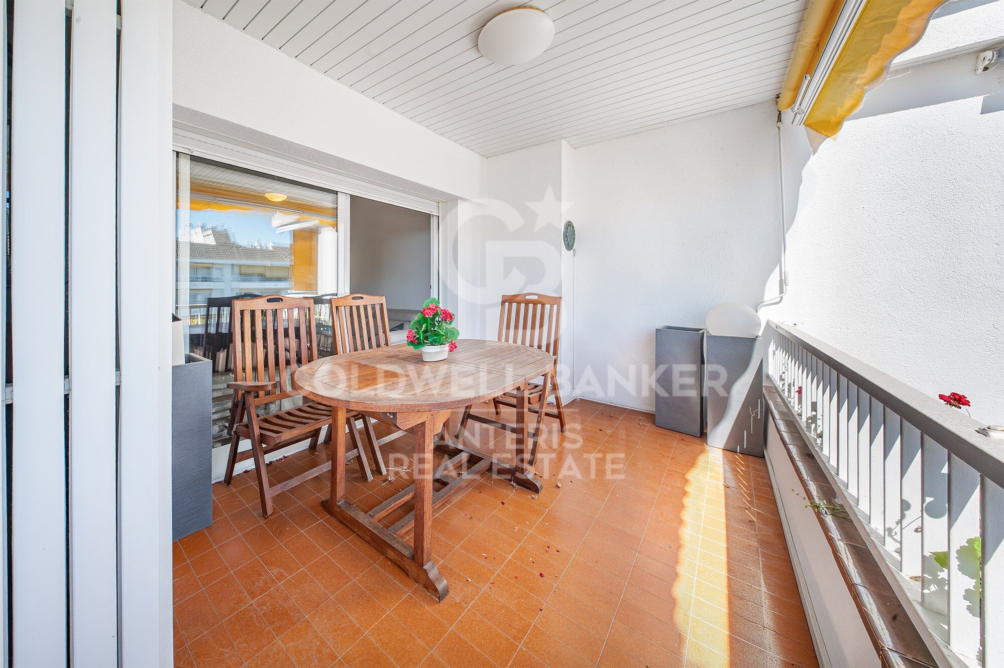 High-floor apartment for sale on the seafront in Fenals Beach, Lloret de Mar