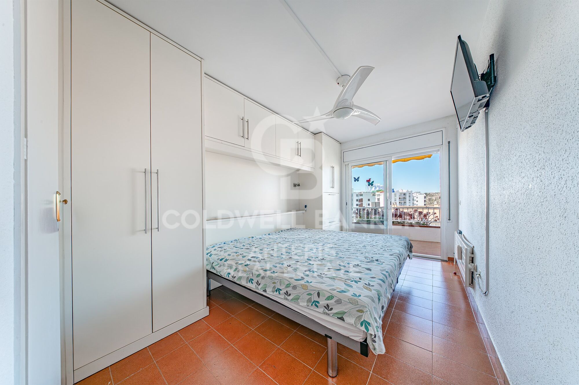 Piso alto en venta en primera línea de mar en Playa de Fenals, Lloret de Mar