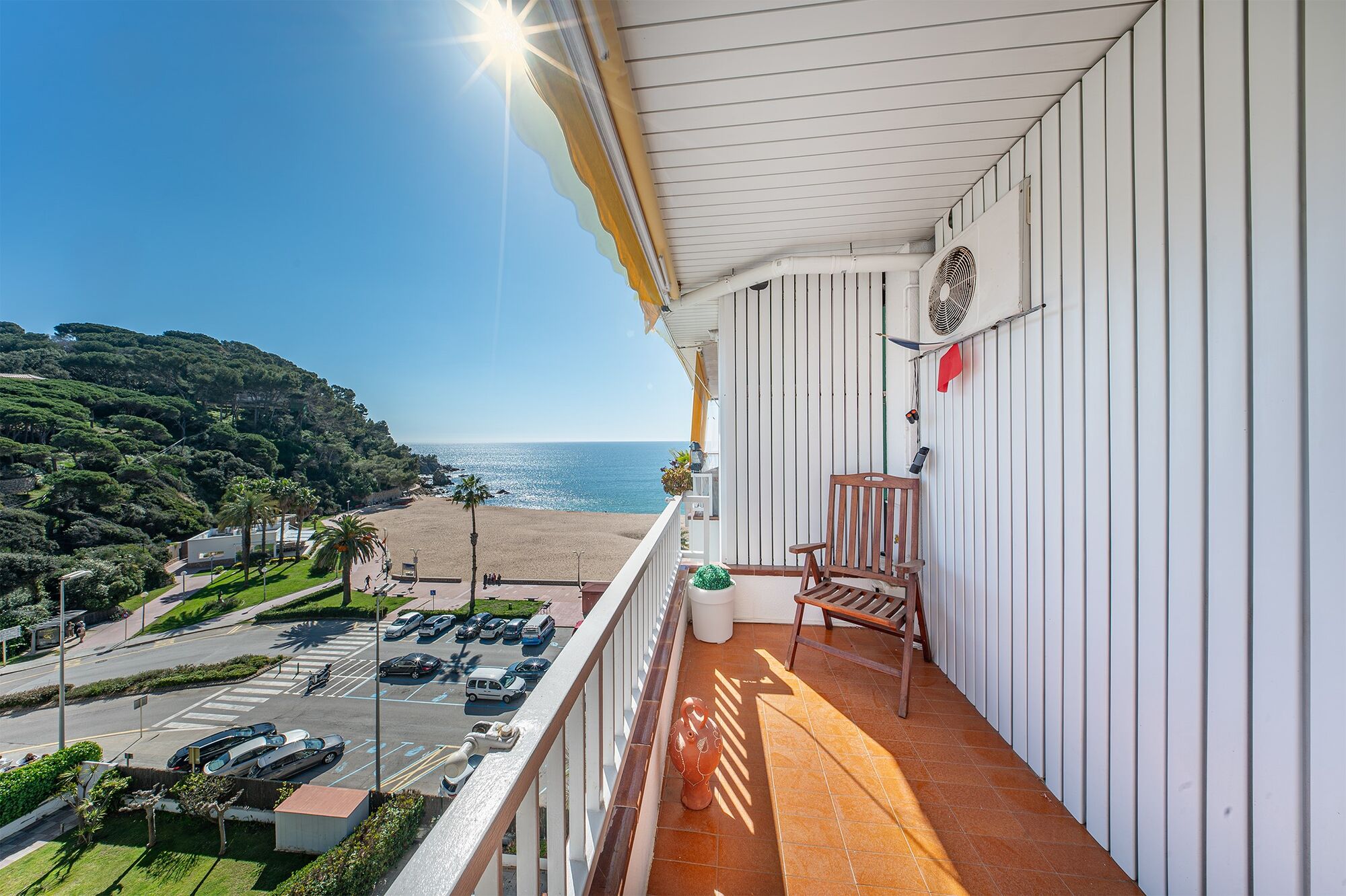 High-floor apartment for sale on the seafront in Fenals Beach, Lloret de Mar