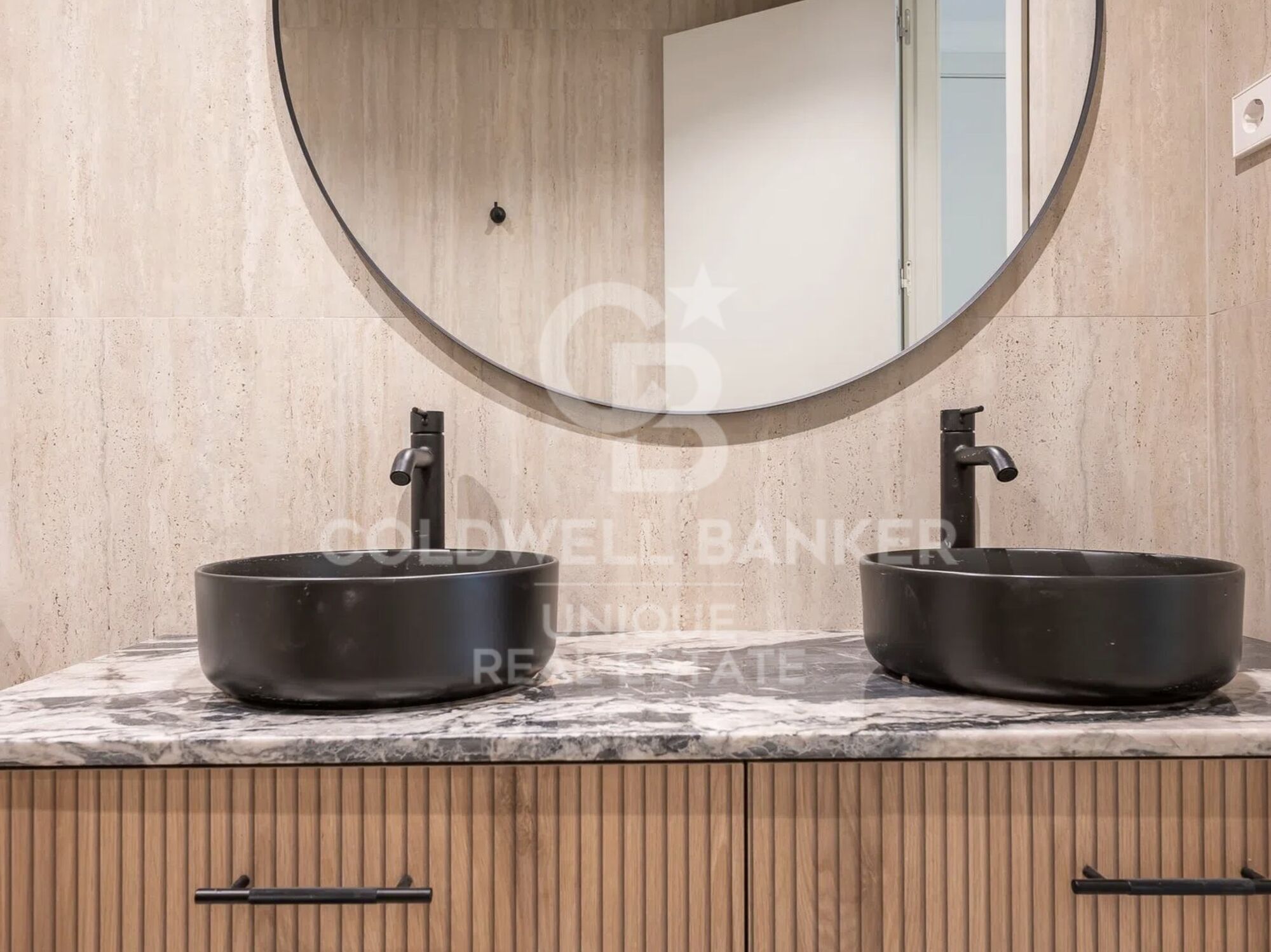 Appartement extérieur rénové au centre de Madrid