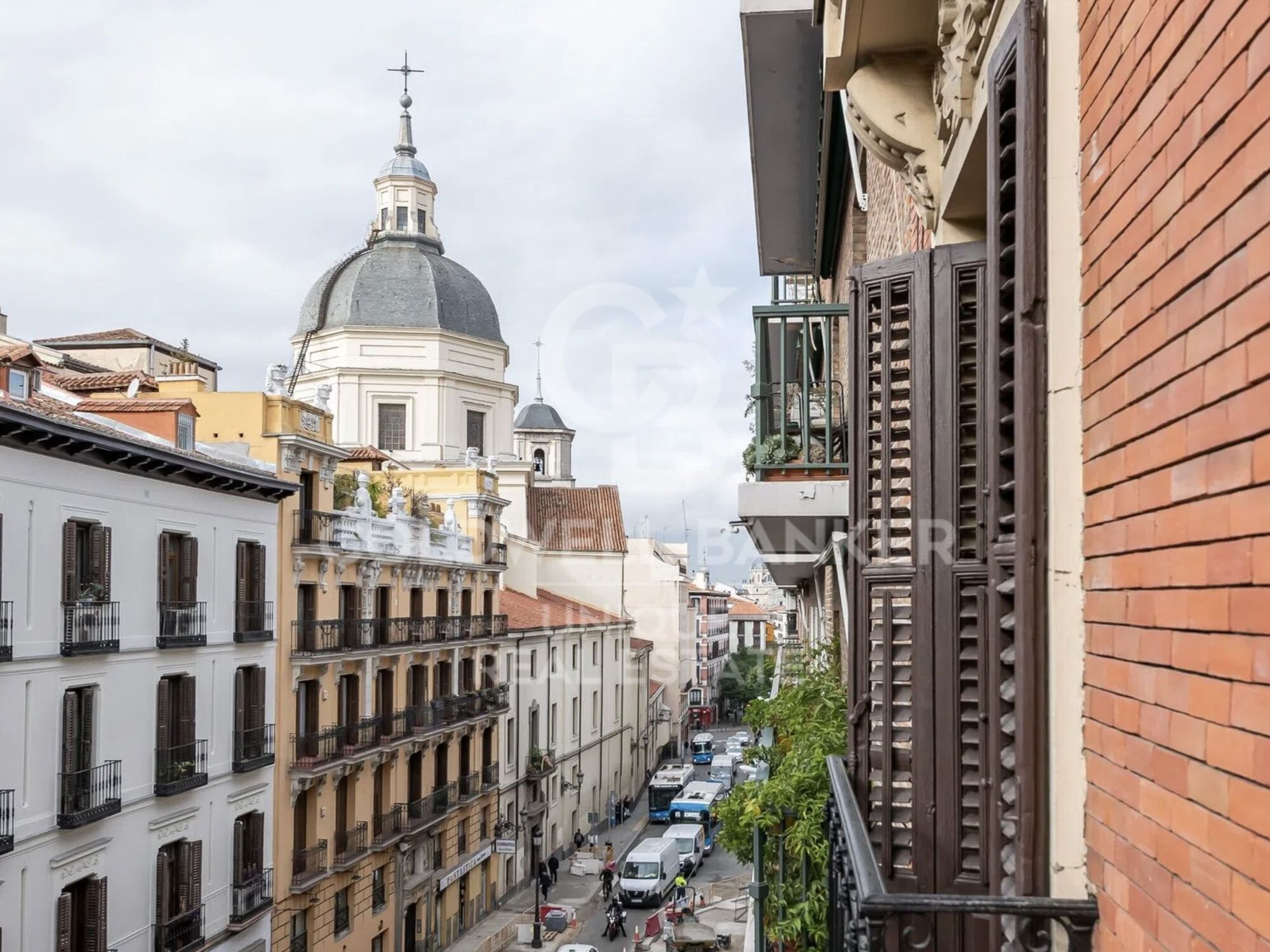 Appartement extérieur rénové au centre de Madrid