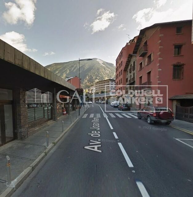Local commercial Location Encamp