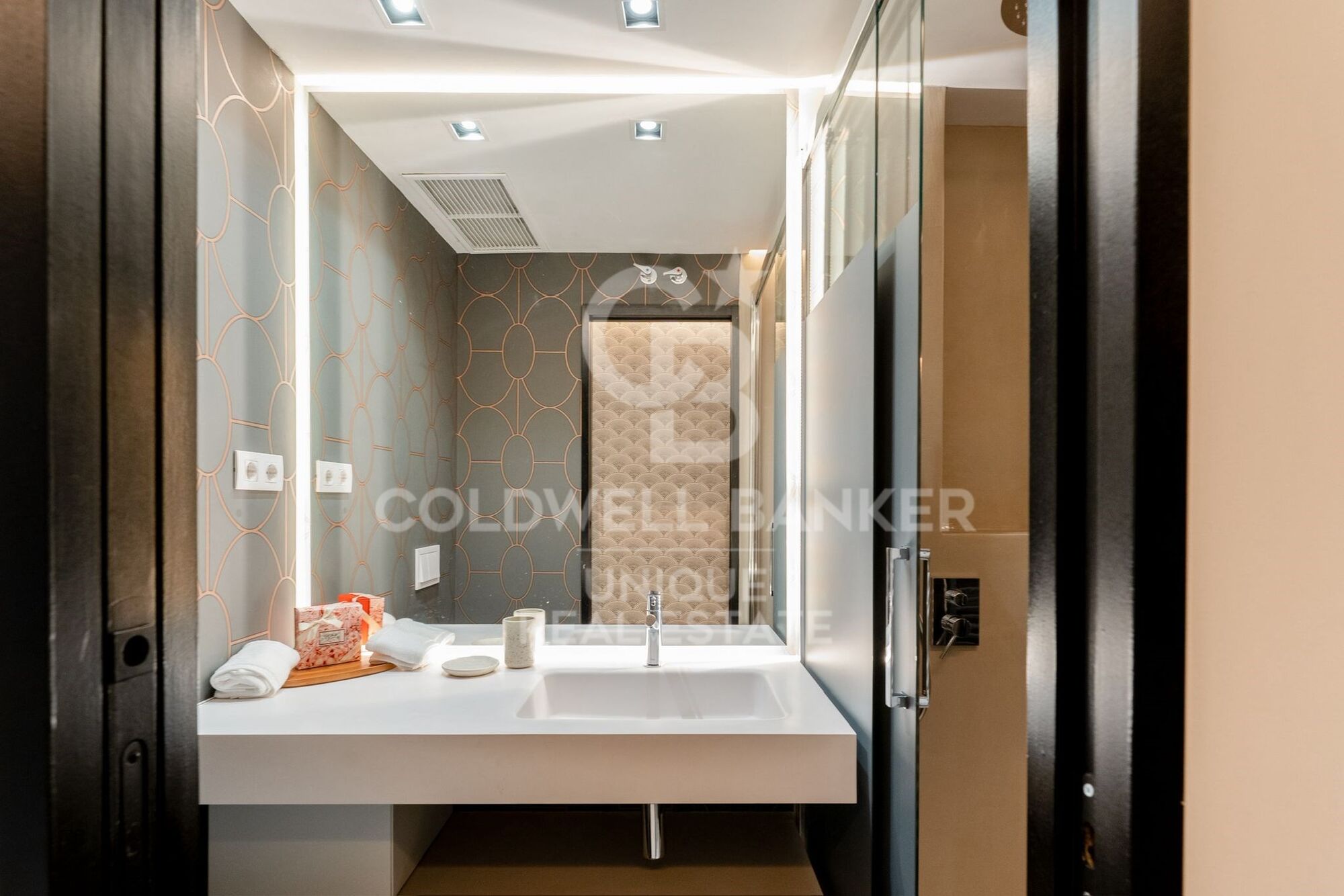 Renovated exterior apartment in Ibiza, Madrid