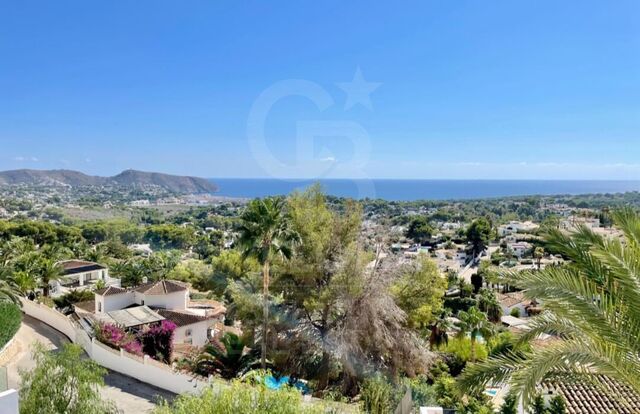 Villa exclusive de style Ibiza, avec une vue panoramique époustouflante sur la mer à Moraira