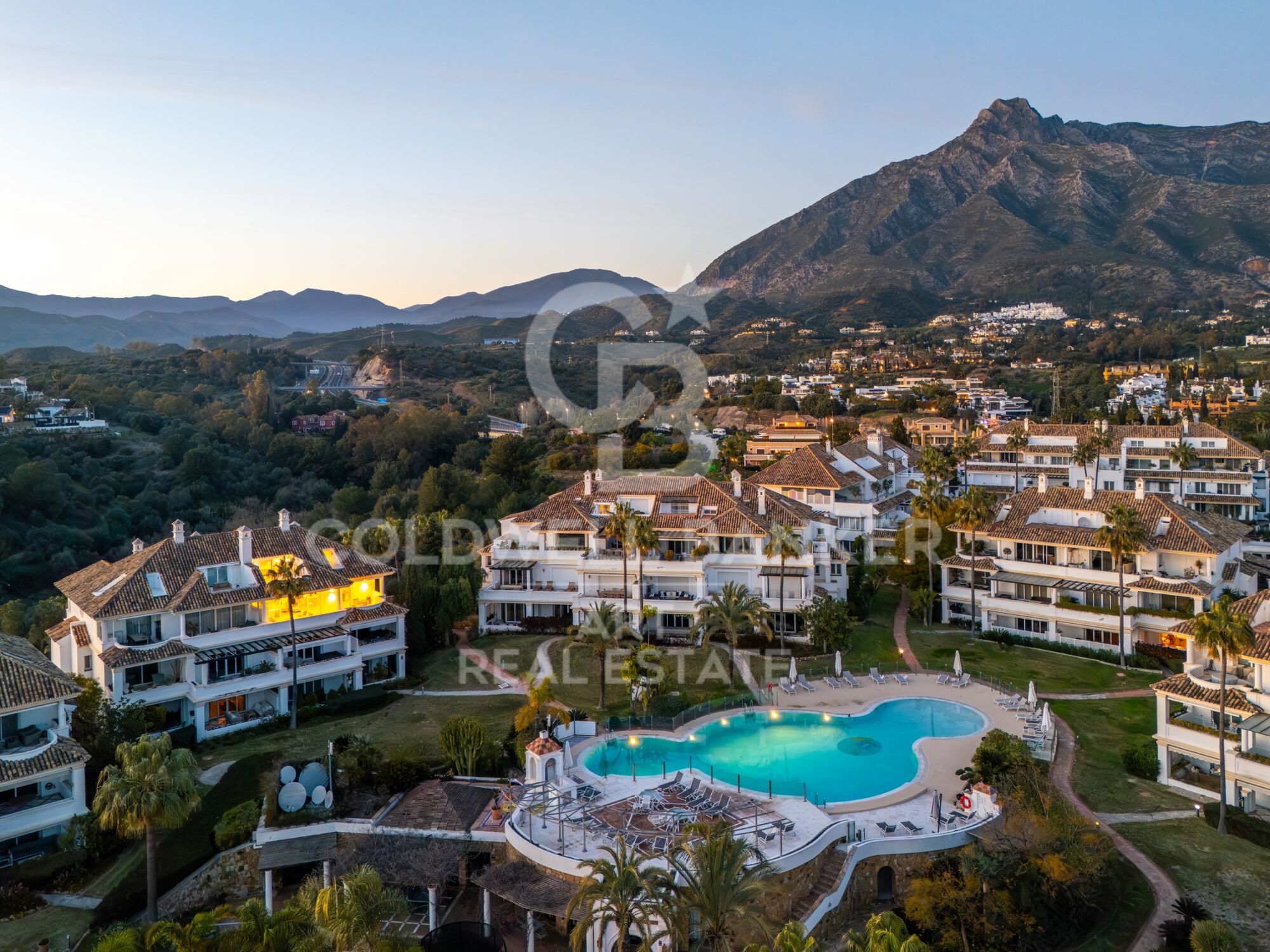 Espectacular ático dúplex en Golden Mile- Marbella