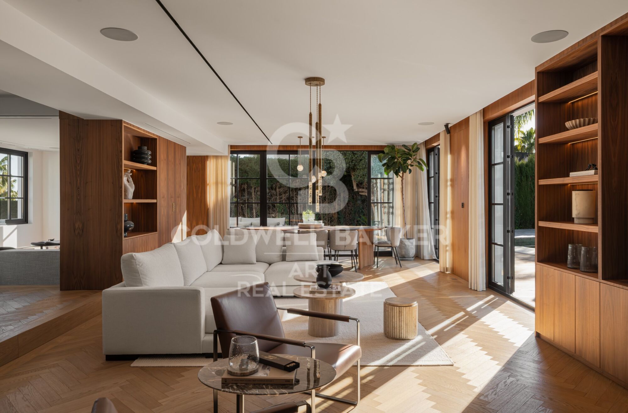 Preciosa villa con vistas abiertas al mar y al golf- Marbella