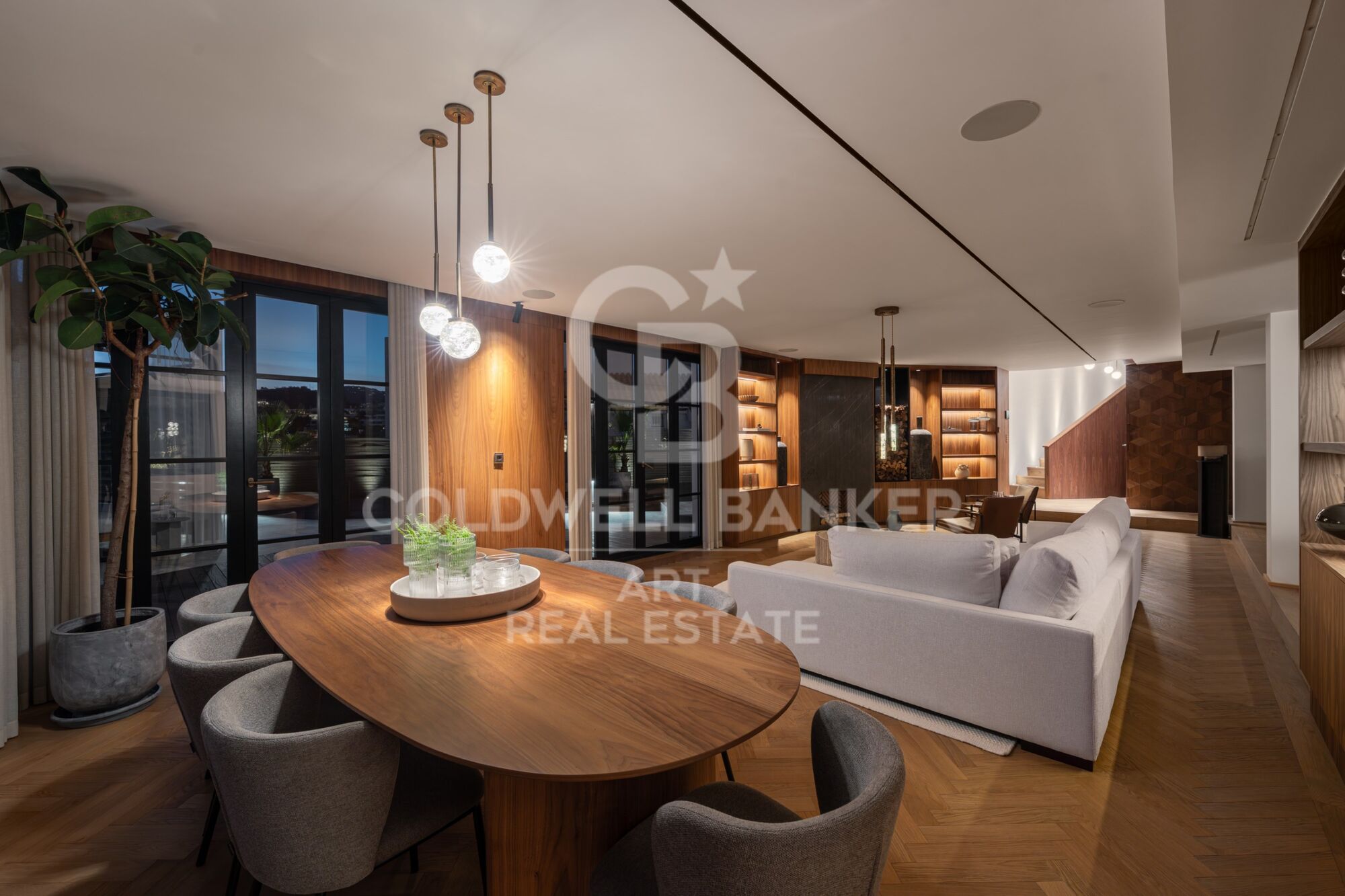 Preciosa villa con vistas abiertas al mar y al golf- Marbella