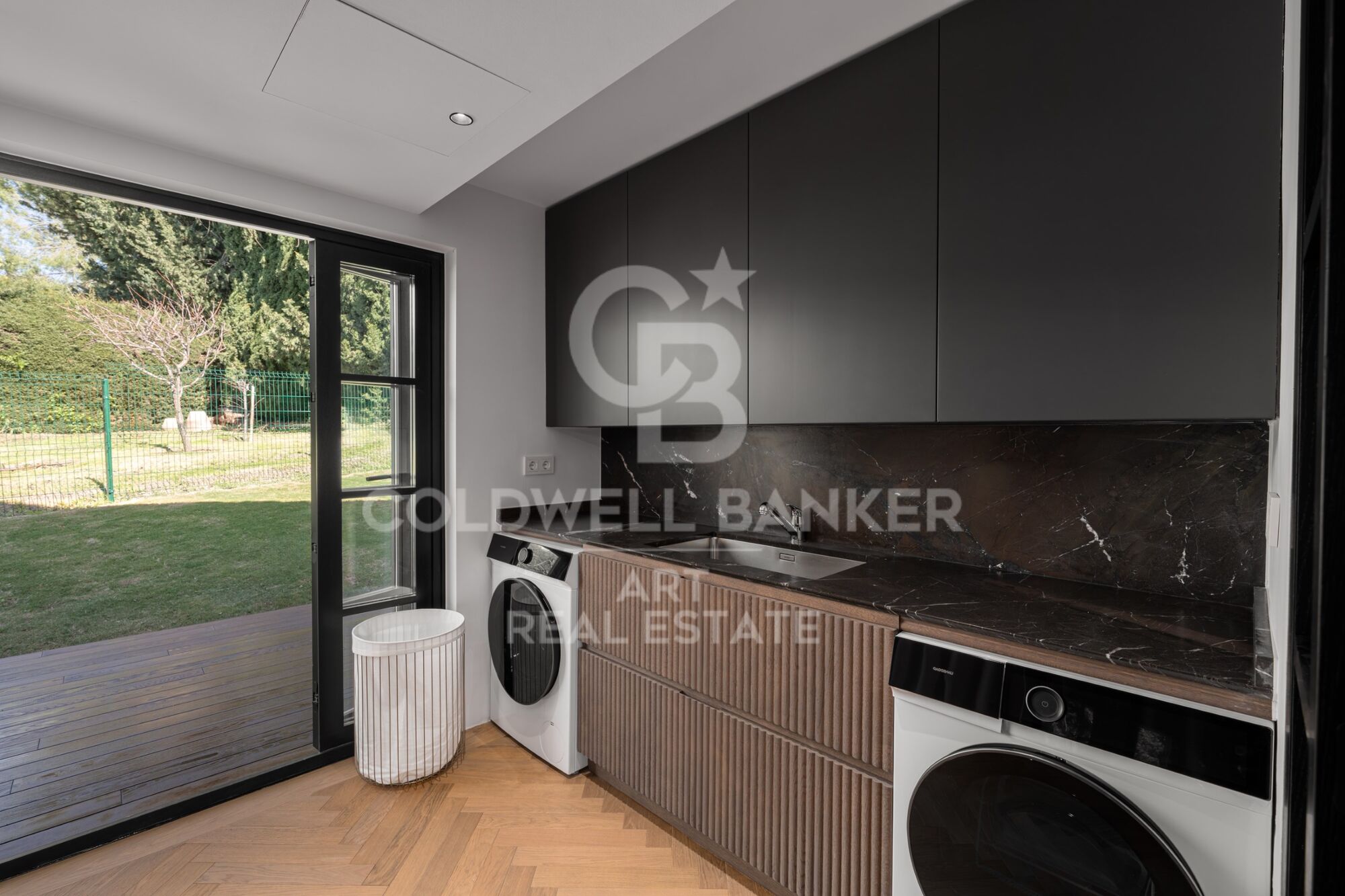 Preciosa villa con vistas abiertas al mar y al golf- Marbella