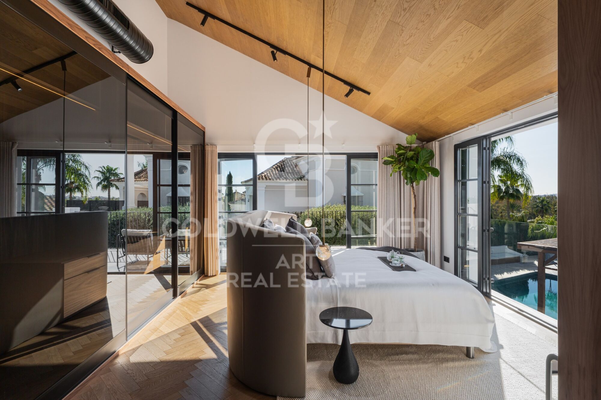 Preciosa villa con vistas abiertas al mar y al golf- Marbella